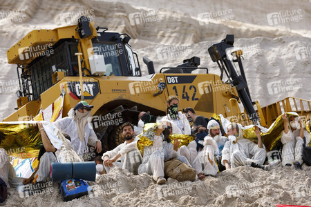 'Ende Gelände' Demonstration in Hochneukirch