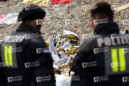 'Ende Gelände' Demonstration in Hochneukirch