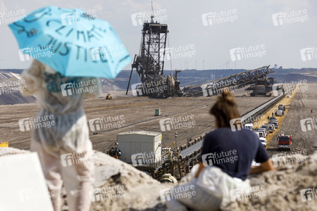 'Ende Gelände' Demonstration in Hochneukirch