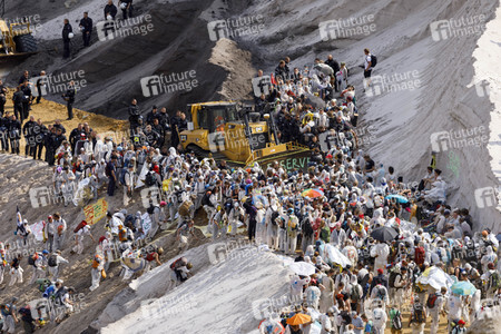 'Ende Gelände' Demonstration in Hochneukirch