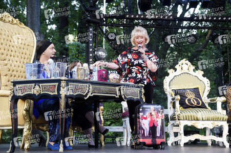 Julian F.M. Stoeckel & Friends - Die Show in Berlin