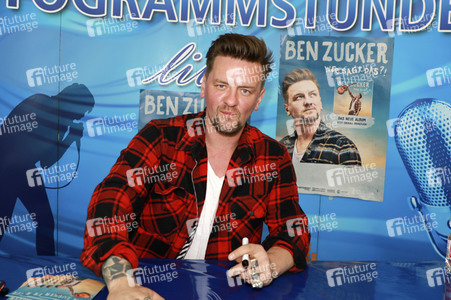 Autogrammstunde mit Ben Zucker in Großpösna