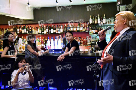 Auftritt von Howard X und Dennis Alan in Osaka