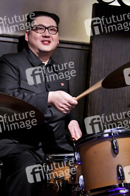 Auftritt von Howard X und Dennis Alan in Osaka