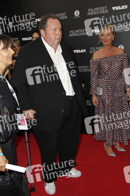 Festivaleröffnung und Filmpremiere 'The Art of Self-Defense', Filmfest München 2019