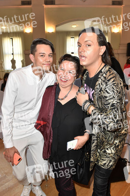 Präsentation der Brautmodenkollektion Pompöös by Semiha Bähr in Berlin