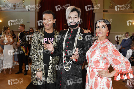 Präsentation der Brautmodenkollektion Pompöös by Semiha Bähr in Berlin