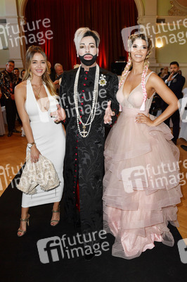 Präsentation der Brautmodenkollektion Pompöös by Semiha Bähr in Berlin