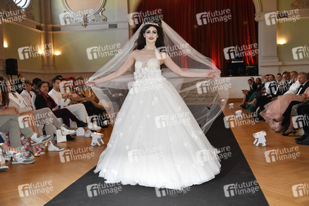 Präsentation der Brautmodenkollektion Pompöös by Semiha Bähr in Berlin