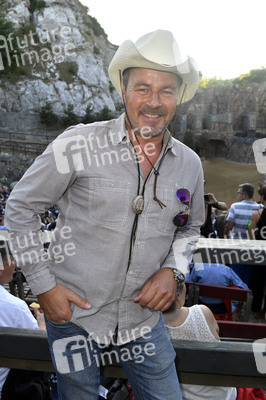 Premiere 'Unter Geiern - Der Sohn des Bärenjägers' in Bad Segeberg