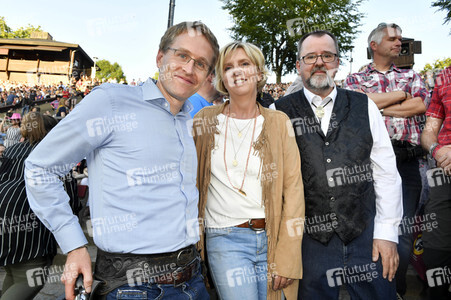 Premiere 'Unter Geiern - Der Sohn des Bärenjägers' in Bad Segeberg
