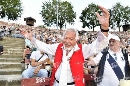 Premiere 'Unter Geiern - Der Sohn des Bärenjägers' in Bad Segeberg