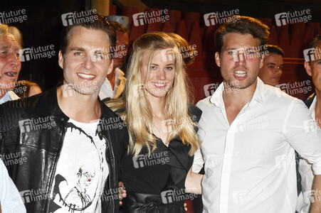 Premiere 'Unter Geiern - Der Sohn des Bärenjägers' in Bad Segeberg