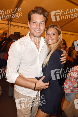 Premiere 'Unter Geiern - Der Sohn des Bärenjägers' in Bad Segeberg