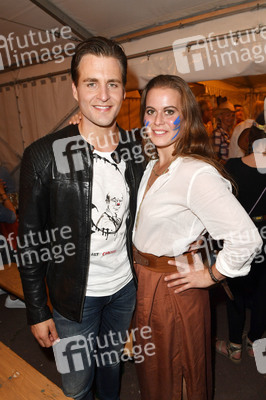 Premiere 'Unter Geiern - Der Sohn des Bärenjägers' in Bad Segeberg