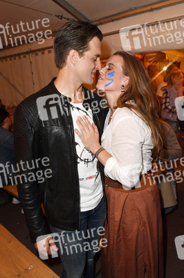 Premiere 'Unter Geiern - Der Sohn des Bärenjägers' in Bad Segeberg