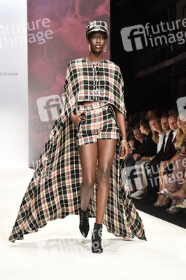 Guido Maria Kretschmer Fashion Show auf der Berlin Fashion Week Spring/Summer 2020