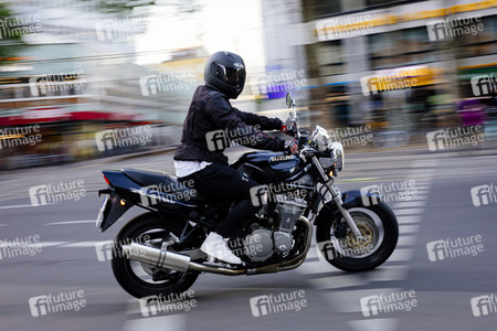 Symbolfoto Motorradfahrer