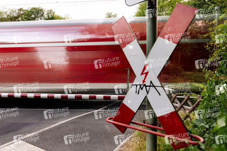 Symbolfoto Bahnschranke