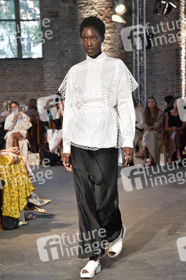 Nobi Talai Fashion Show auf der Berlin Fashion Week Spring/Summer 2020