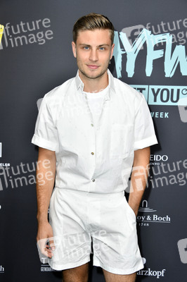 AYFW Opening Show auf der Berlin Fashion Week Spring/Summer 2020