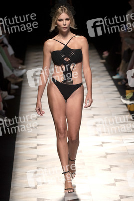 Dolores Cortes Fashion Show auf der Mercedes-Benz Fashion Week Madrid Spring/Summer 2020