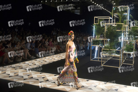 Dolores Cortes Fashion Show auf der Mercedes-Benz Fashion Week Madrid Spring/Summer 2020