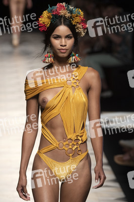 Dolores Cortes Fashion Show auf der Mercedes-Benz Fashion Week Madrid Spring/Summer 2020