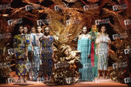 Juan Duyos Fashion Show auf der Mercedes-Benz Fashion Week Madrid Spring/Summer 2020