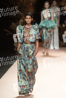 Juan Duyos Fashion Show auf der Mercedes-Benz Fashion Week Madrid Spring/Summer 2020