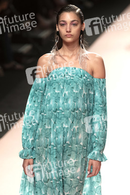 Juan Duyos Fashion Show auf der Mercedes-Benz Fashion Week Madrid Spring/Summer 2020