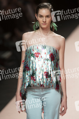 Juan Duyos Fashion Show auf der Mercedes-Benz Fashion Week Madrid Spring/Summer 2020