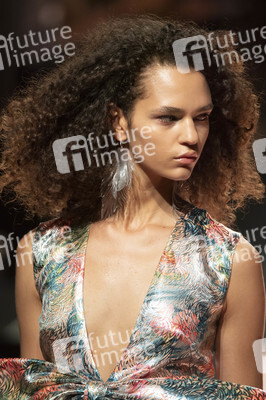 Juan Duyos Fashion Show auf der Mercedes-Benz Fashion Week Madrid Spring/Summer 2020