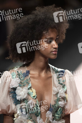 Juan Duyos Fashion Show auf der Mercedes-Benz Fashion Week Madrid Spring/Summer 2020