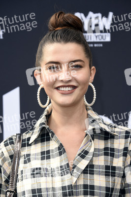 LeGer by Lena Gercke Fashion Show auf der About You Fashion Week in Berlin