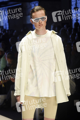 LeGer by Lena Gercke Fashion Show auf der About You Fashion Week in Berlin