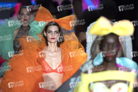Andres Sarda Fashion Show auf der Mercedes-Benz Fashion Week Madrid Spring/Summer 2020
