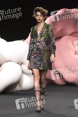Ana Locking Fashion Show auf der Mercedes-Benz Fashion Week Madrid Spring/Summer 2020