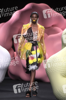Ana Locking Fashion Show auf der Mercedes-Benz Fashion Week Madrid Spring/Summer 2020