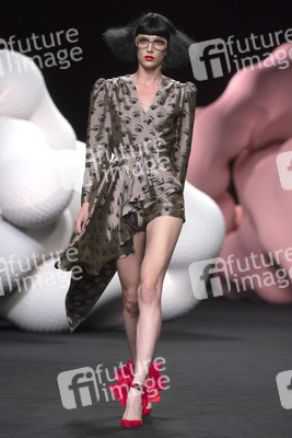 Ana Locking Fashion Show auf der Mercedes-Benz Fashion Week Madrid Spring/Summer 2020