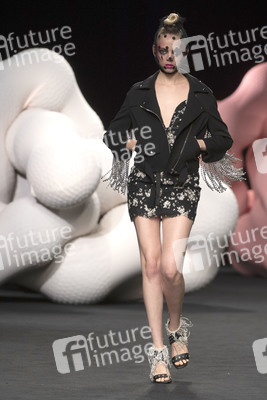 Ana Locking Fashion Show auf der Mercedes-Benz Fashion Week Madrid Spring/Summer 2020