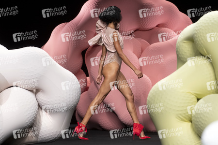 Ana Locking Fashion Show auf der Mercedes-Benz Fashion Week Madrid Spring/Summer 2020