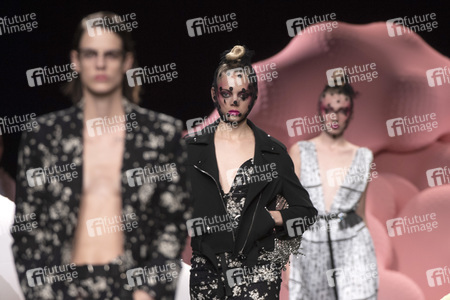 Ana Locking Fashion Show auf der Mercedes-Benz Fashion Week Madrid Spring/Summer 2020