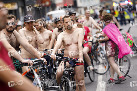 Cologne Naked Bike Ride 2019 in Köln