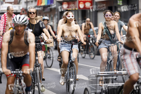 Cologne Naked Bike Ride 2019 in Köln