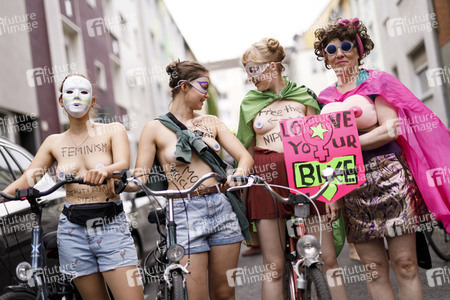 Cologne Naked Bike Ride 2019 in Köln