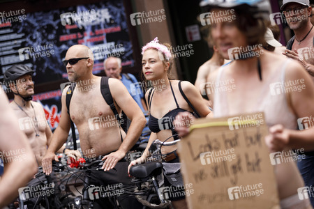 Cologne Naked Bike Ride 2019 in Köln
