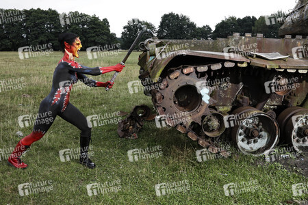 GEEK ART Collection No. 2 - Bodypainting and Transformaking