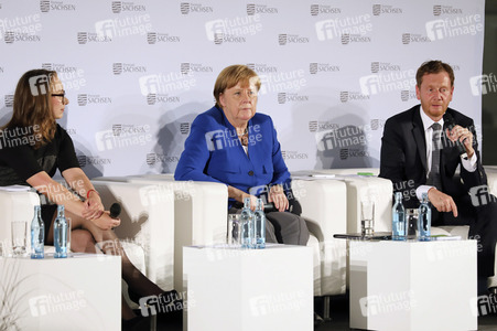 Angela Merkel beim Frauennetzwerktreffen in Dresden