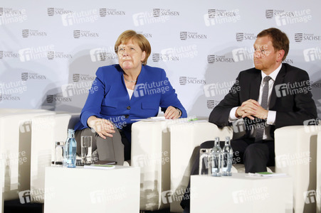 Angela Merkel beim Frauennetzwerktreffen in Dresden